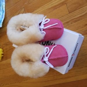 NWT Minnetonka Booties